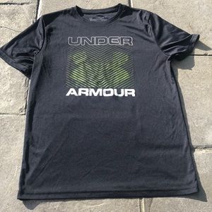 Boys Under Armour YXL short sleeve T-shirt black